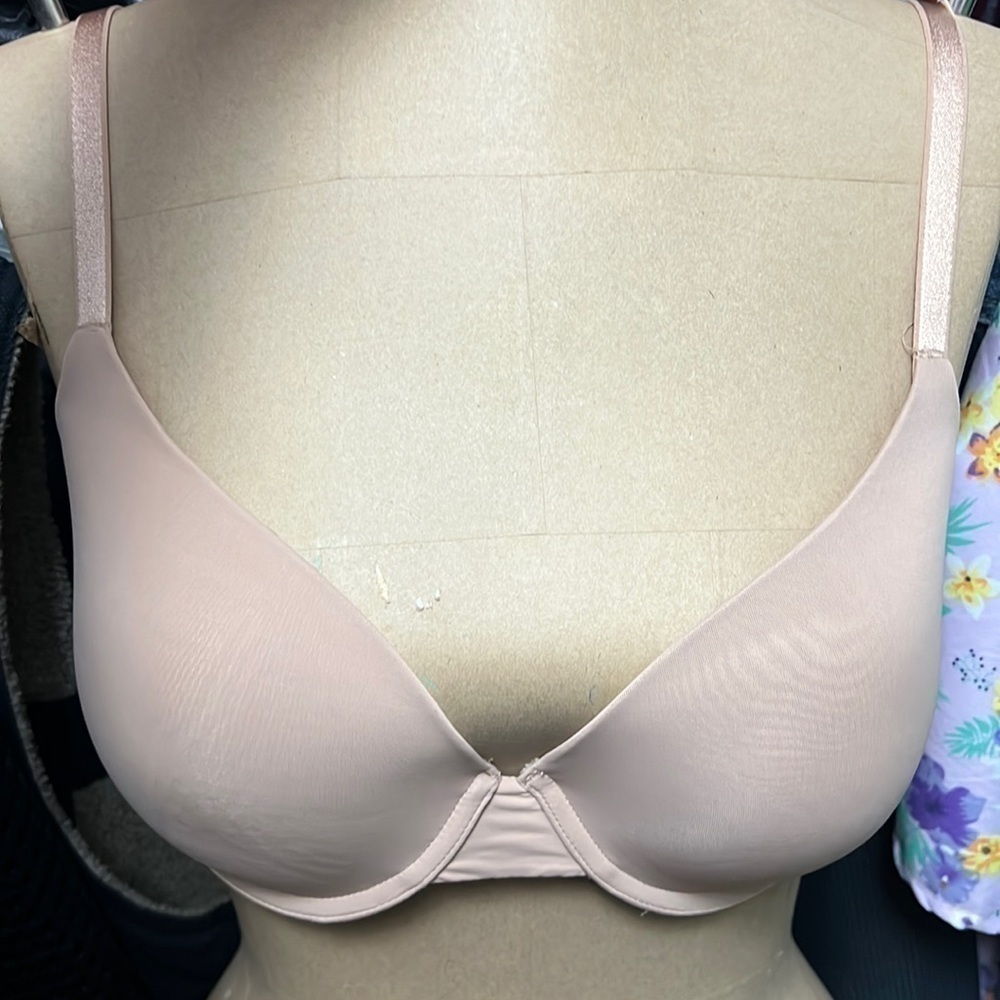 Victoria’s Secret T-shirt lightly lined demi bra Beige color size 32DD